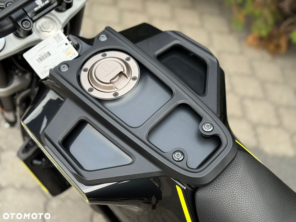 Husqvarna Svartpilen - 30