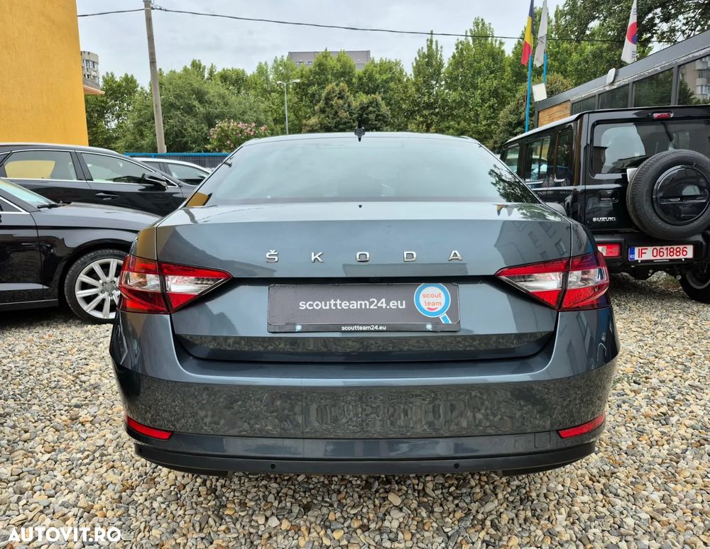 Skoda Superb 2.0 TDI DSG Style - 9