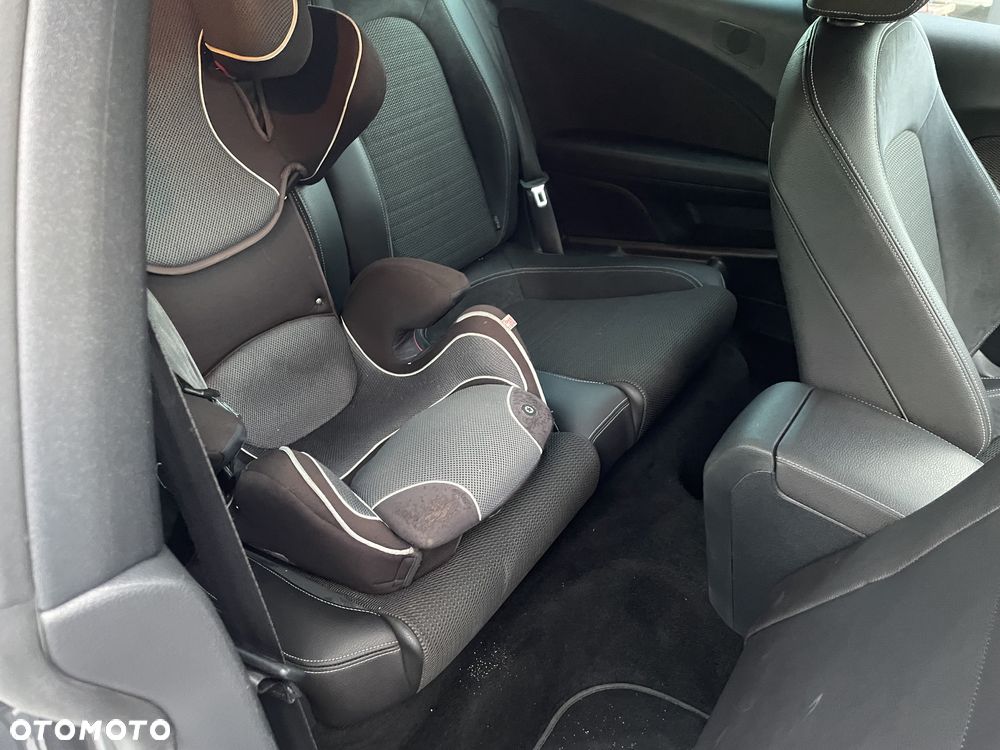 Volkswagen Scirocco 2.0 TDI Blue Motion Technologie Club - 12