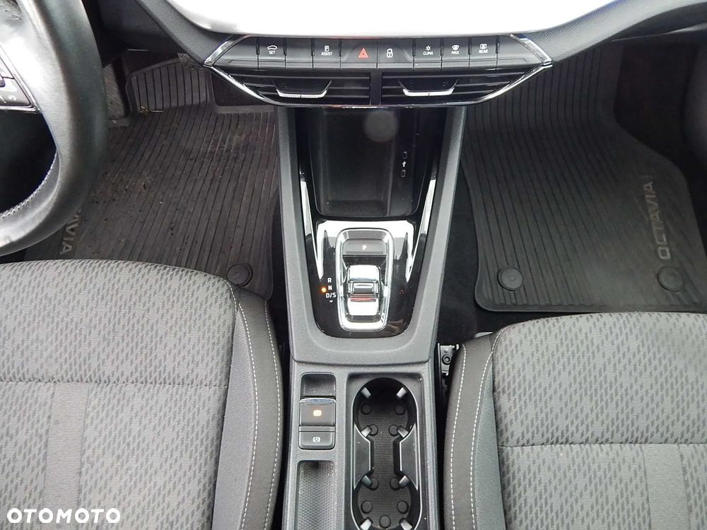 Skoda Octavia 2.0 TDI Style DSG - 12