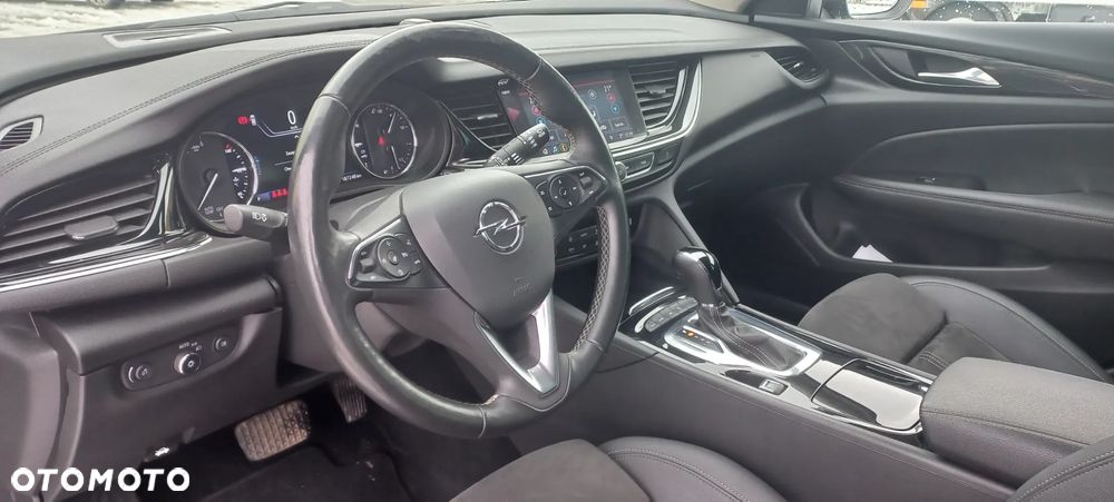 Opel Insignia - 8