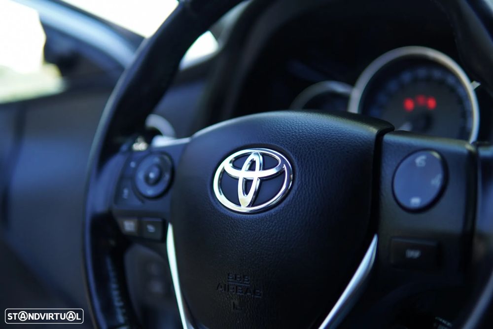 Toyota Auris 1.4 D-4D Exclusive+P.Sport - 35