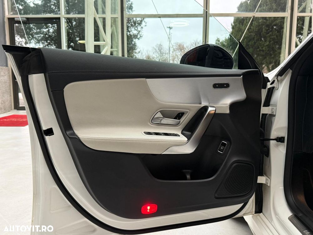 Mercedes-Benz CLA 220 4Matic 7G-DCT AMG Line - 29