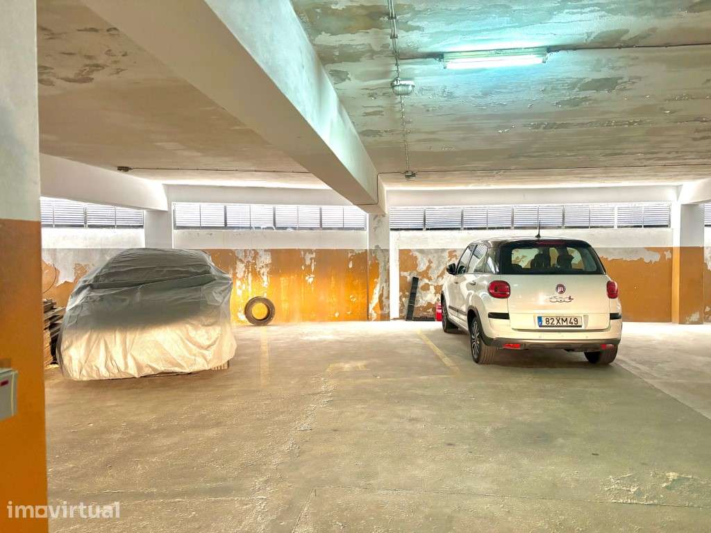 Lugar de Garagem para Venda - Vila Nova de Gaia - Grande imagem: 5/8