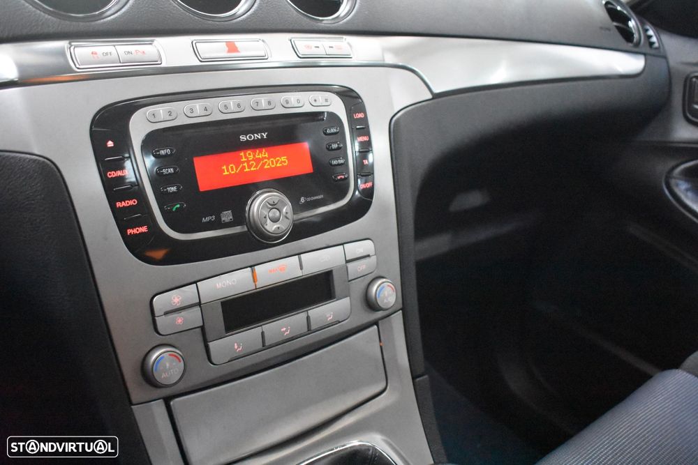 Ford S-Max 2.0 TDCi Trend 7L - 28