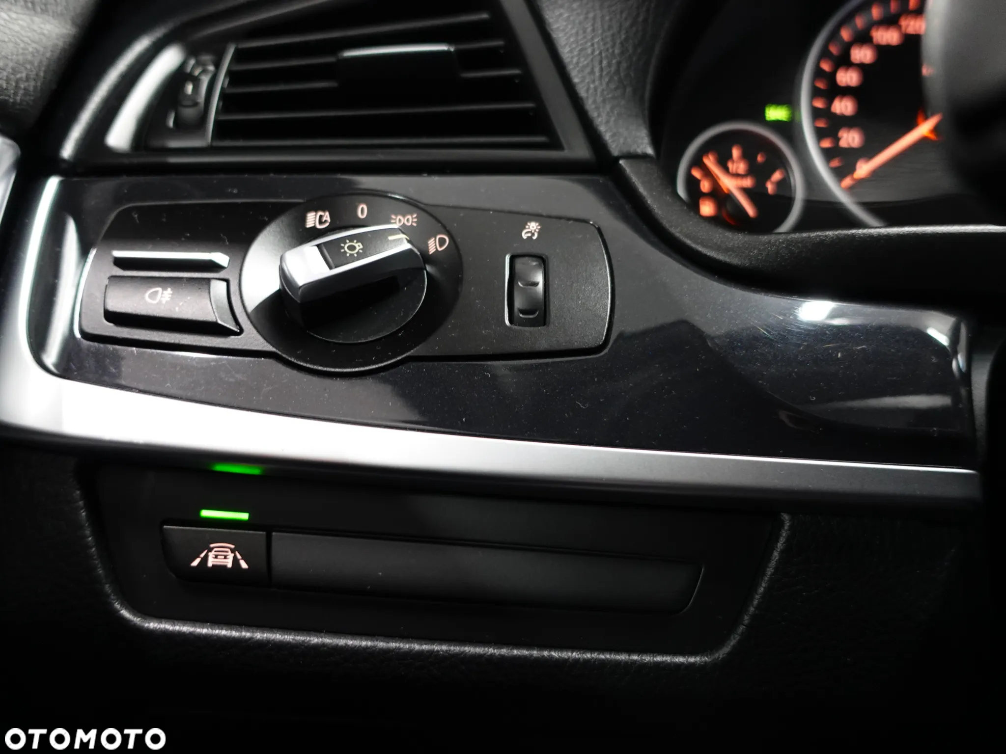 BMW Seria 5 520d xDrive Touring - 40