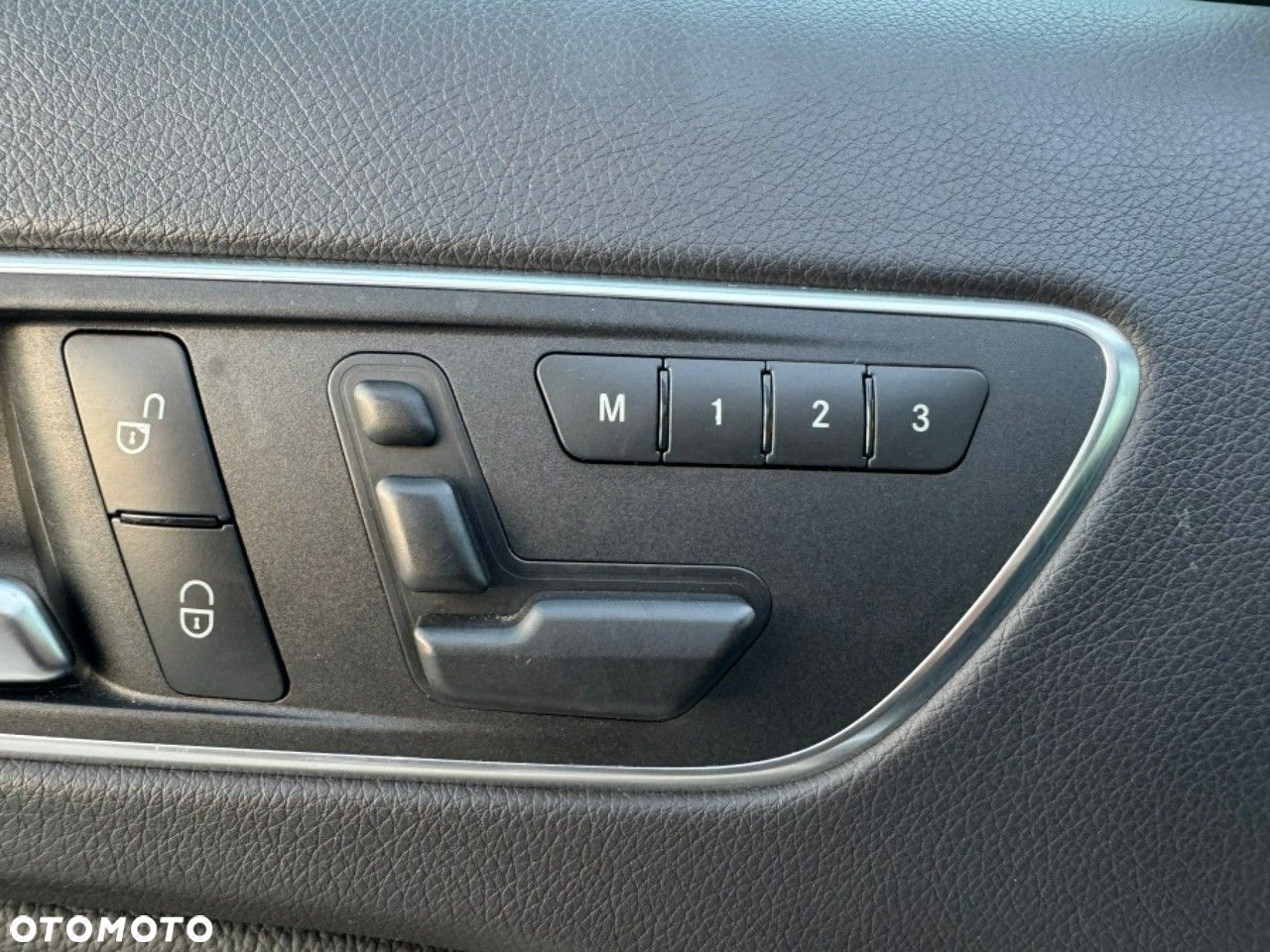 Mercedes-Benz GLA - 19