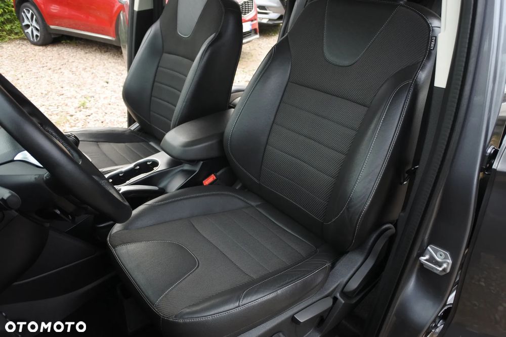 Ford Kuga 2.0 TDCi 2x4 Titanium - 11