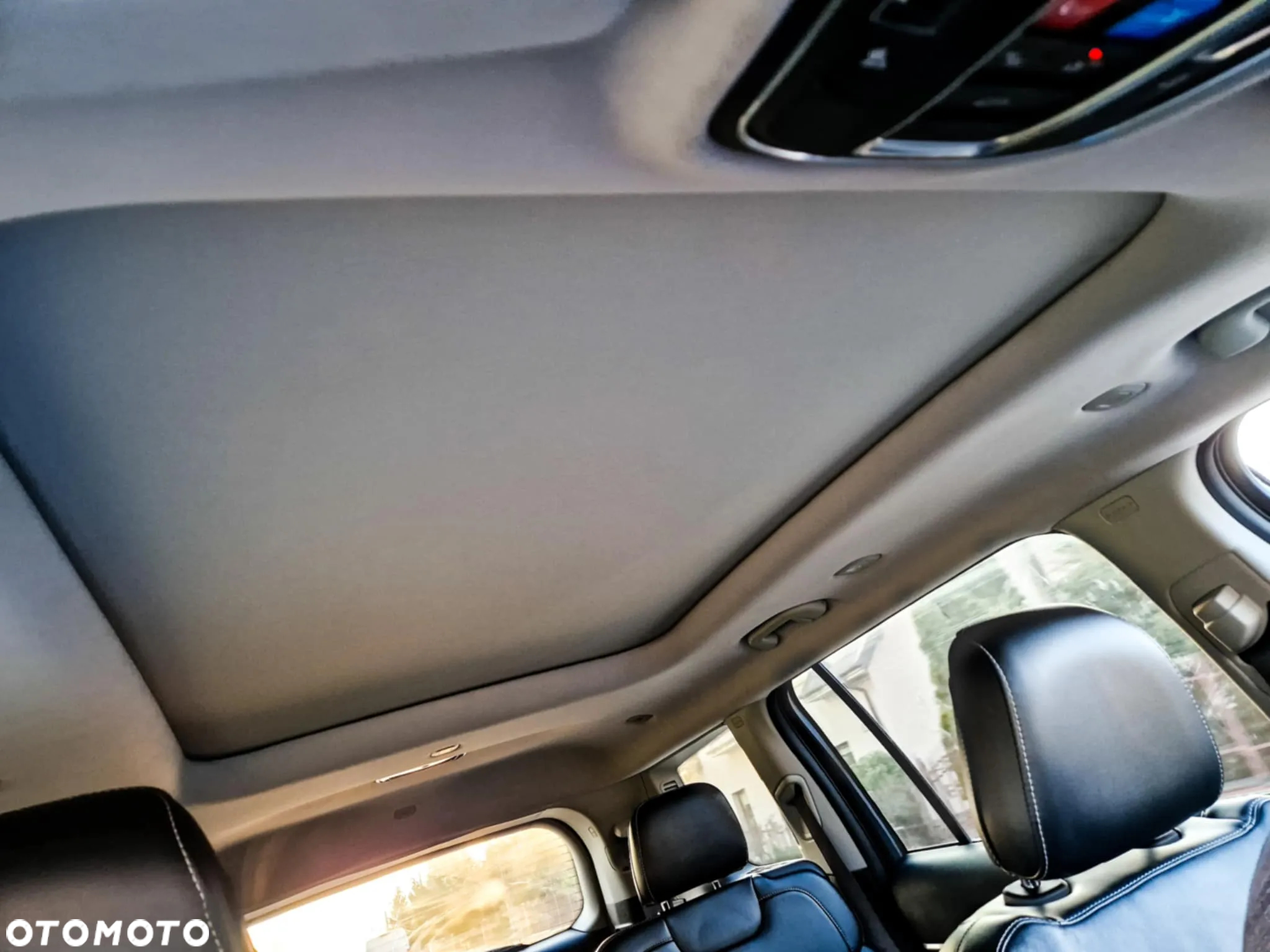Jeep Grand Cherokee - 22