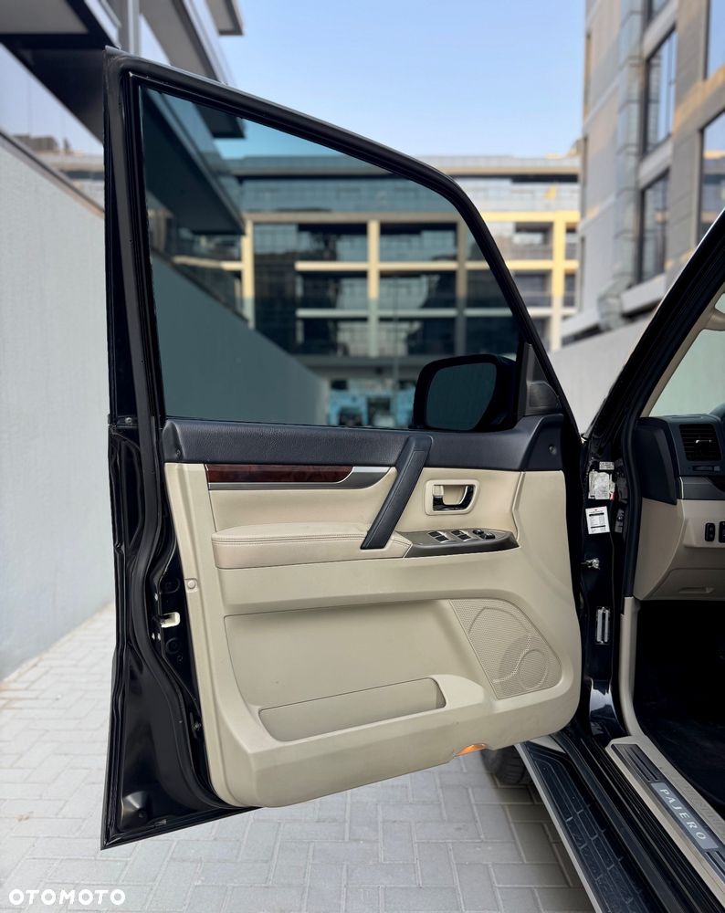Mitsubishi Pajero 3.2 DID Limited Edition Tech - 23