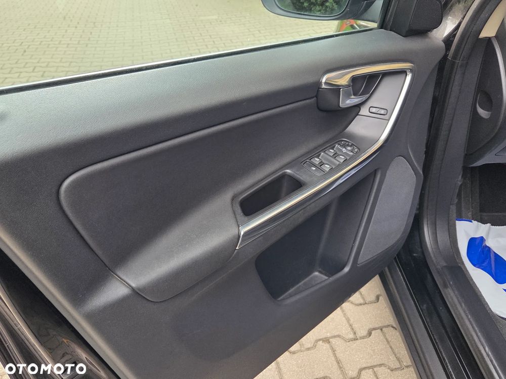 Volvo XC 60 D4 Geartronic Momentum - 23