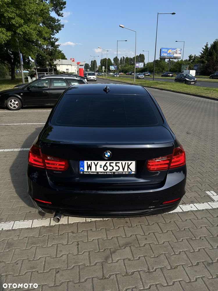 BMW Seria 3 318d Luxury Line - 13