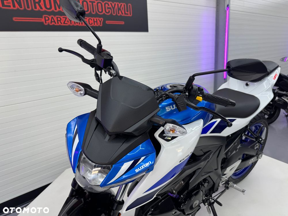 Suzuki GSX - 30
