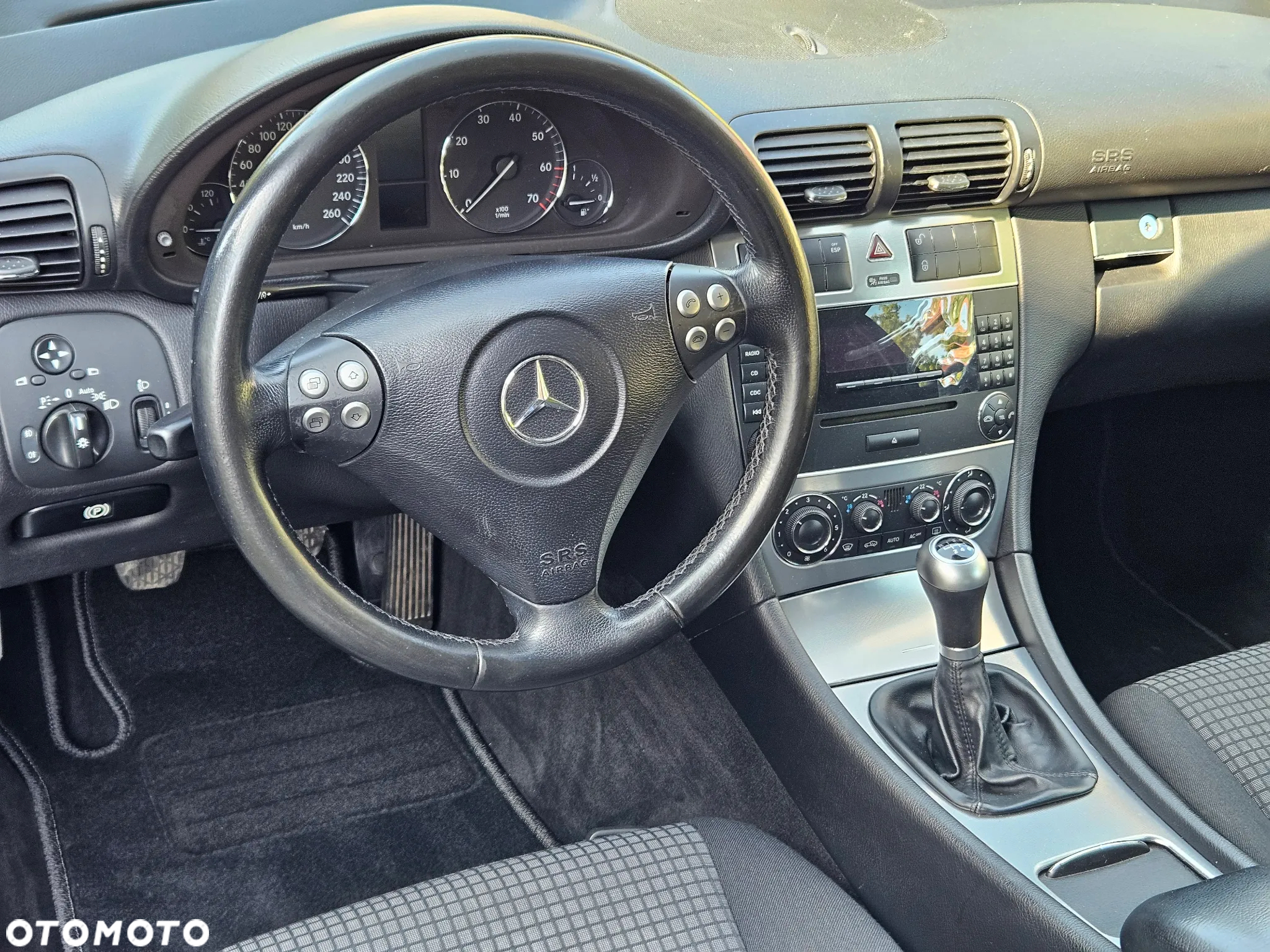 Mercedes-Benz Klasa C 180 Kompressor Sportcoupe - 23