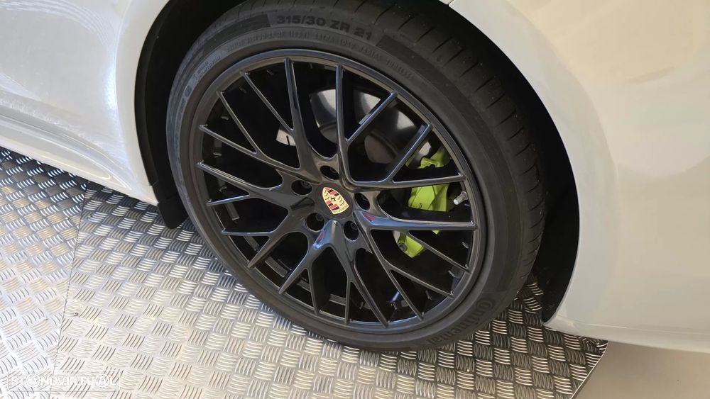 Porsche Panamera Sport Turismo 4S E-Hybrid - 36