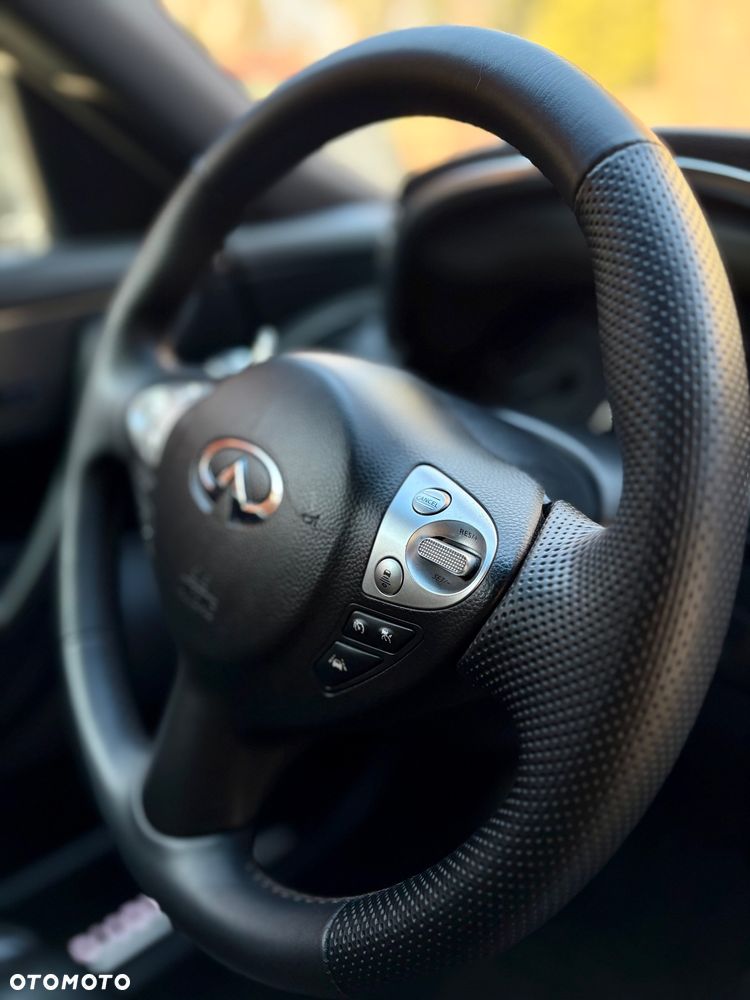 Infiniti QX70 5.0 S Premium - 22