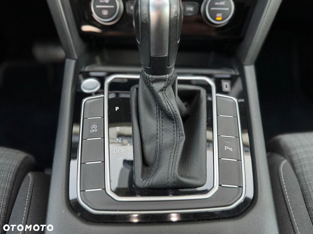 Volkswagen Passat 1.5 TSI EVO Business DSG - 11