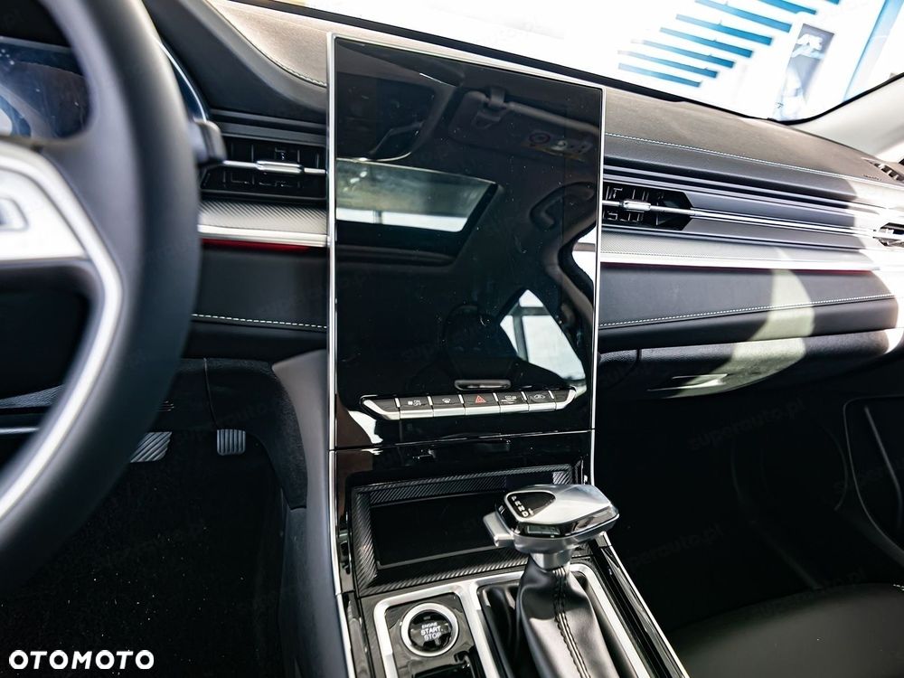 JAC J7 Plus CVT - 12