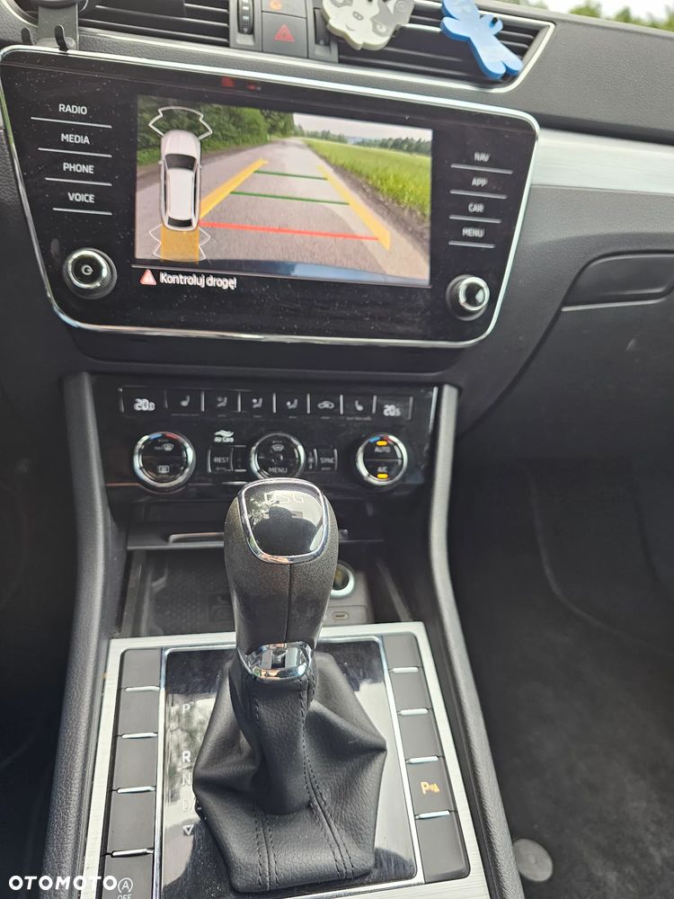 Skoda Superb 2.0 TDI SCR Ambition DSG - 11