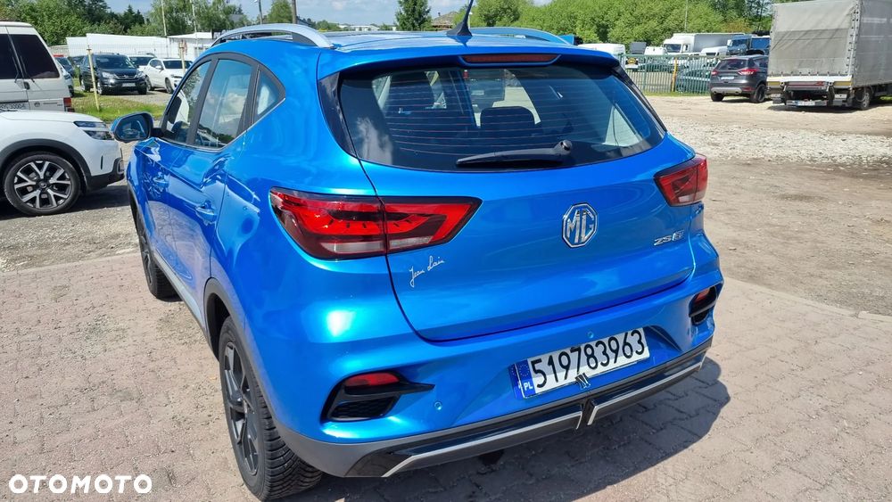 MG ZS - 19