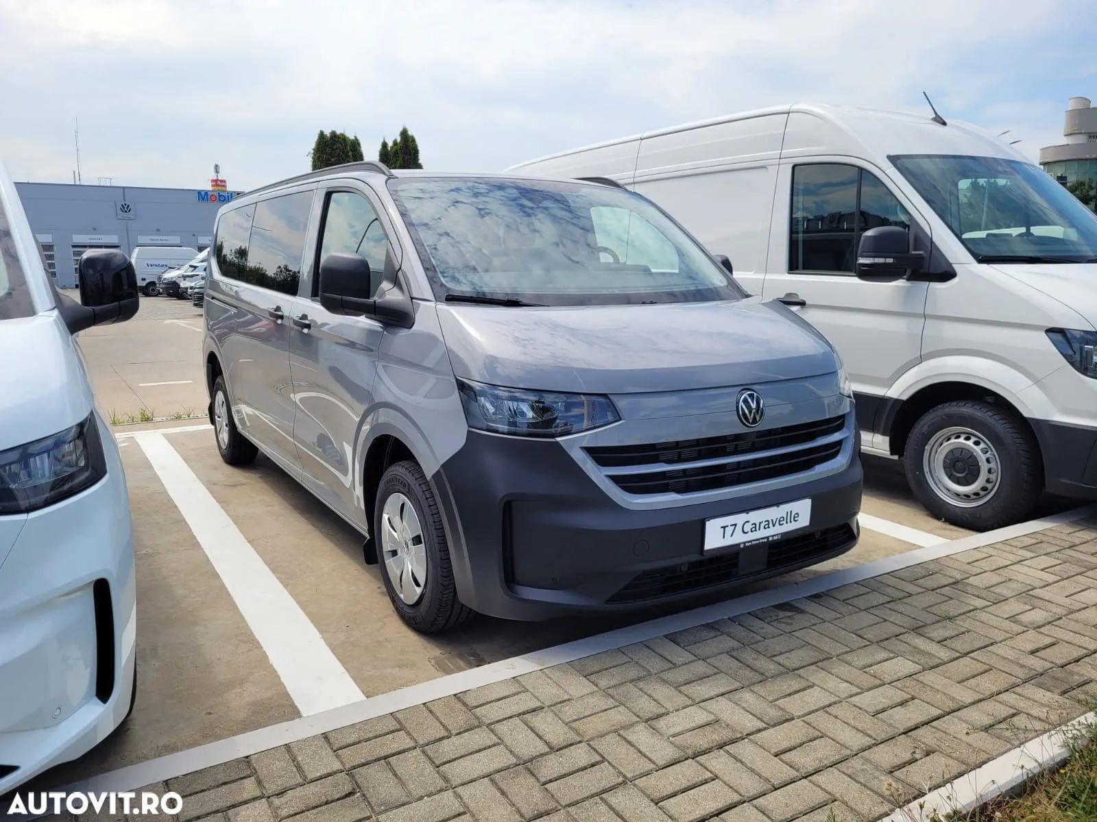 Volkswagen Caravelle - 1