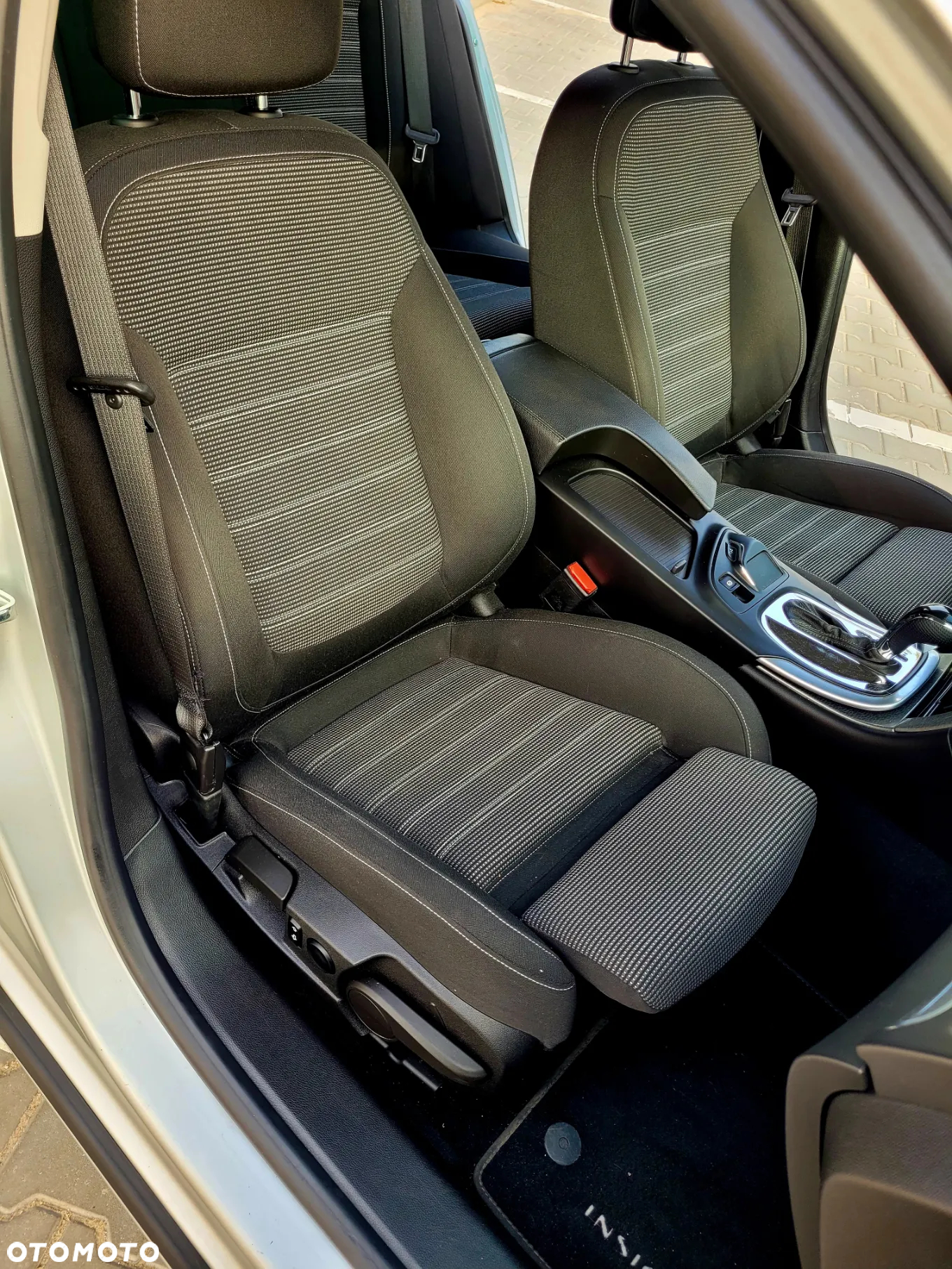 Opel Insignia 2.0 CDTI automatik Business Edition - 31