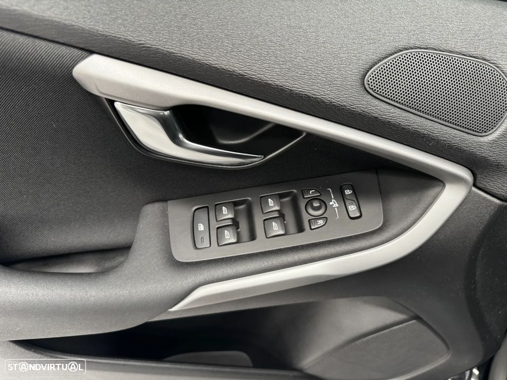 Volvo V40 2.0 D4 Momentum - 15