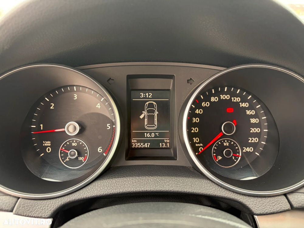 Volkswagen Golf 1.6 TDI DPF BlueMotion Technology Highline - 12