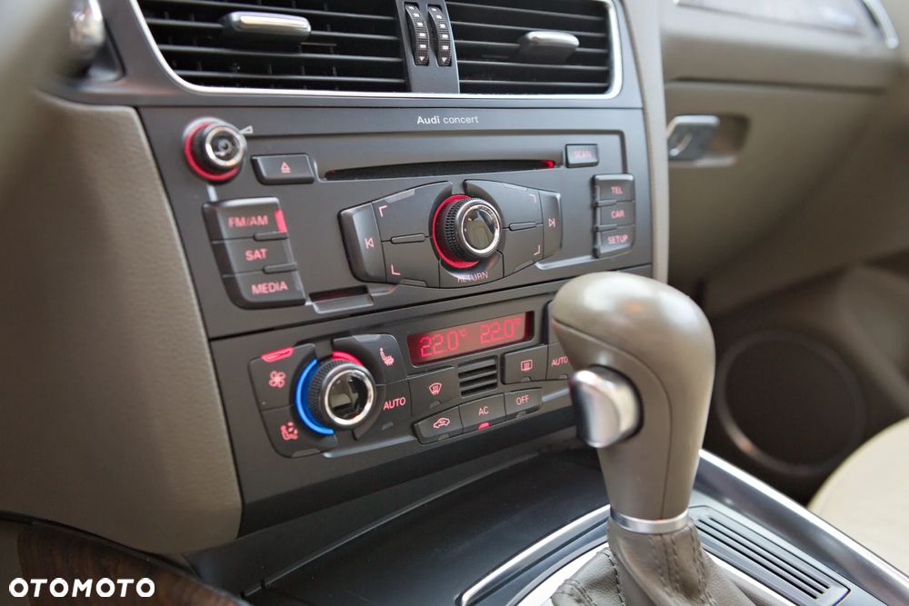 Audi Q5 3.2 FSI Quattro S tronic - 31