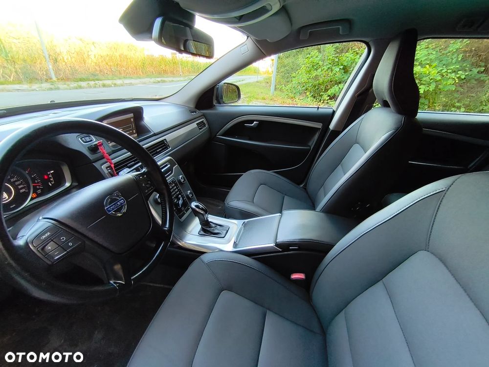 Volvo V70 D3 Momentum - 13