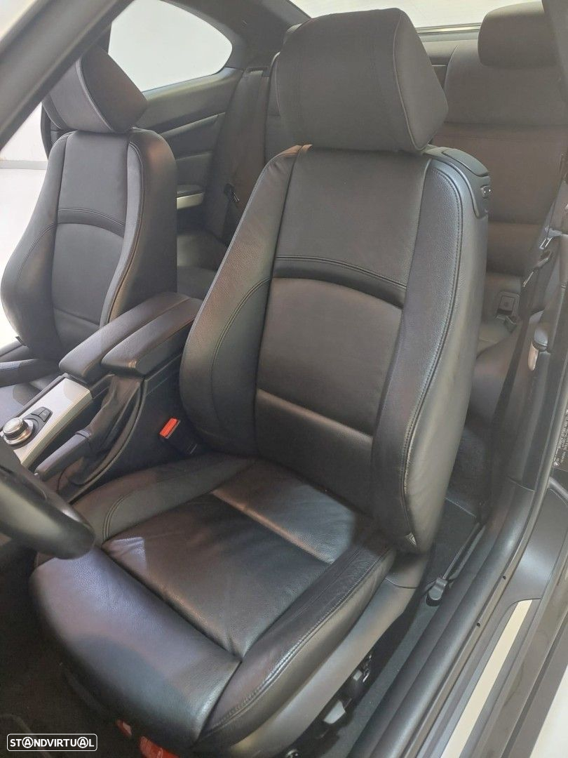 BMW 335 i Coupe Aut. - 24