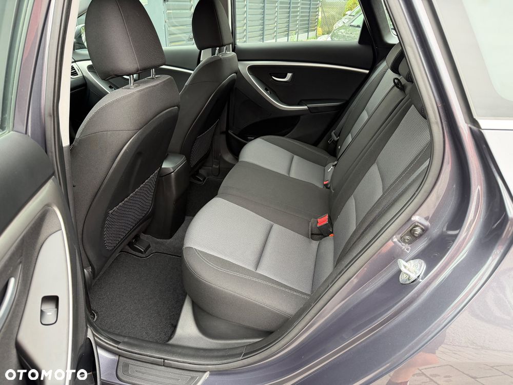 Hyundai i30 1.6 CRDi Premium - 24