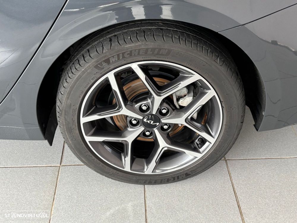 Kia Ceed SW 1.6 CRDi MHEV Dynamic - 23