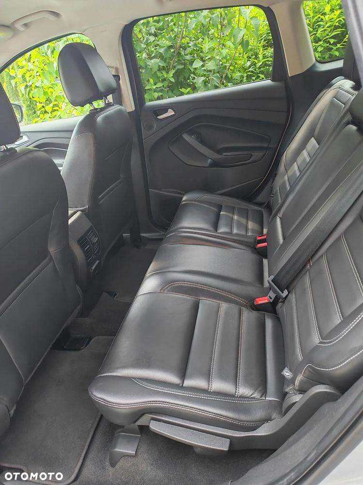 Ford Escape 2.0 EcoBoost AWD Titanium - 19