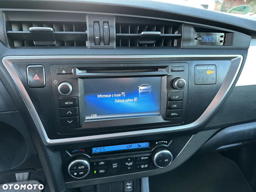 Toyota Auris - 13