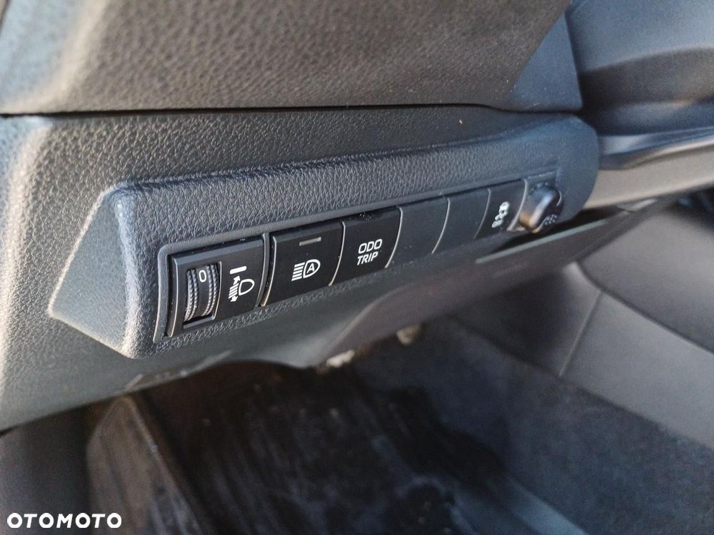 Toyota Corolla 1.8 Hybrid Comfort - 24