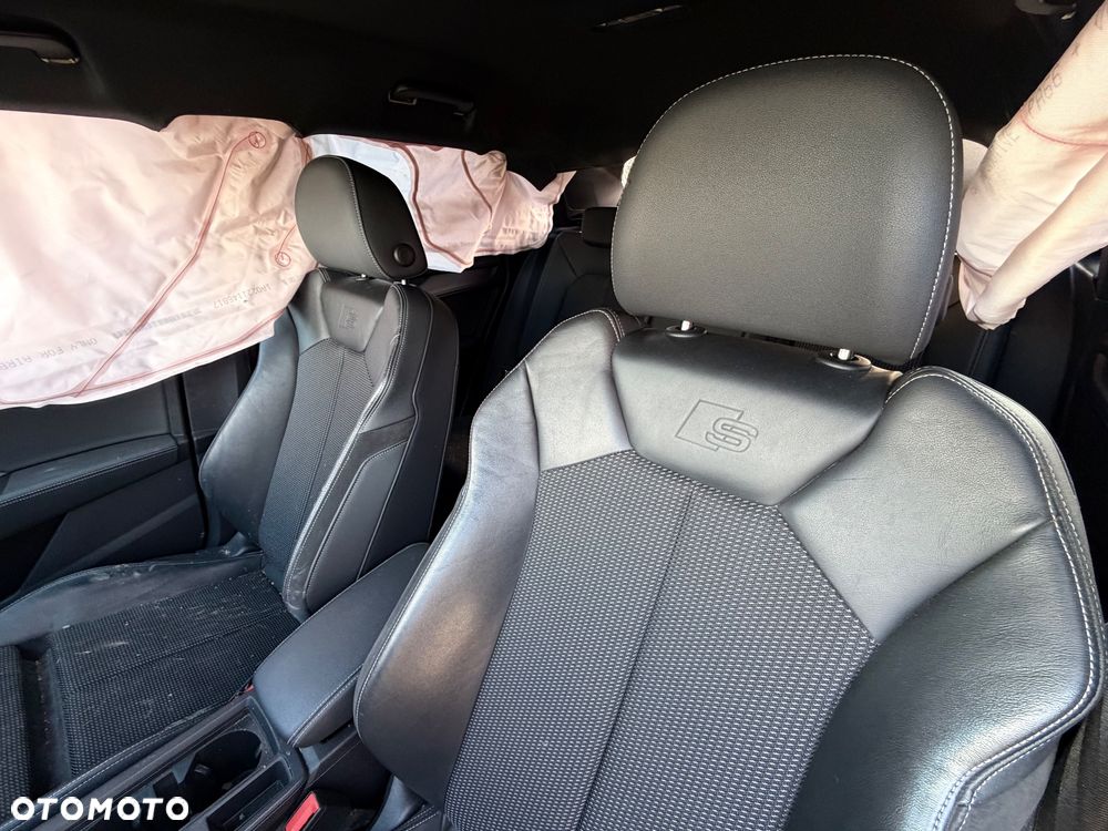 Audi Q3 45 TFSIe S tronic S line - 28