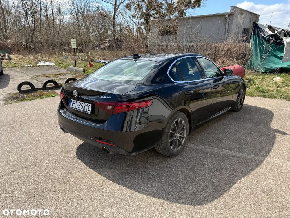 Alfa Romeo Giulia 2.0 Turbo 16V AT8-Q4 Ti - 8