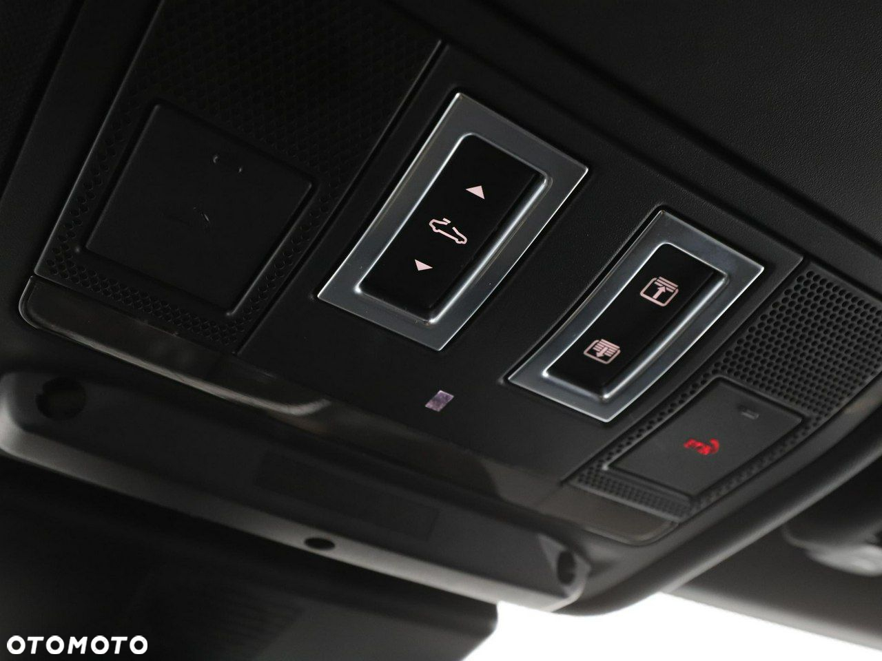 Jaguar XE 2.0 D180 AWD R-Dynamic SE - 38