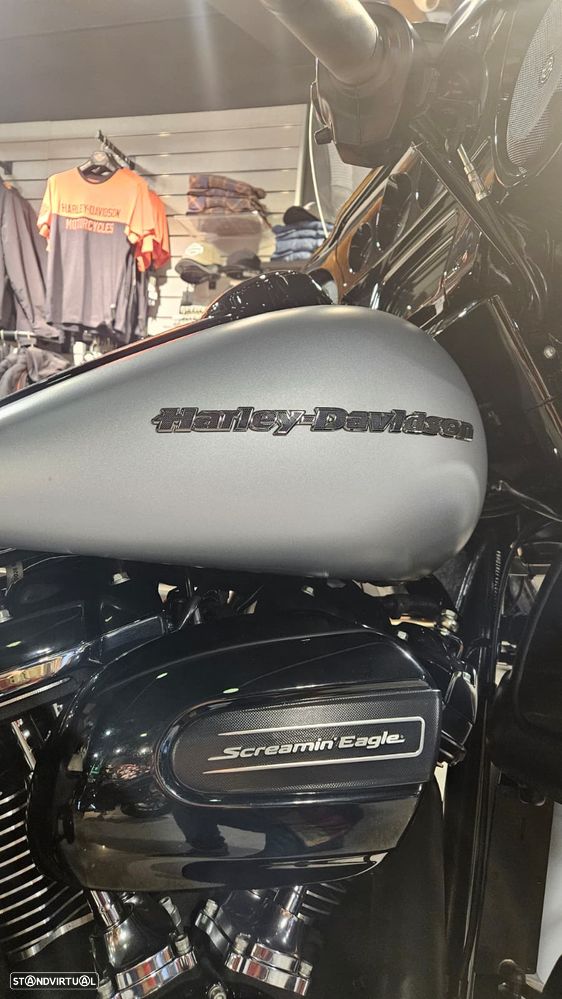 Harley-Davidson Ultra Limited - 11