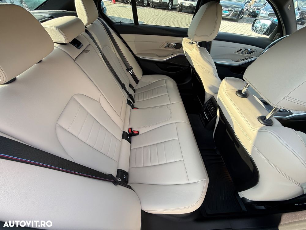 BMW Seria 3 330d xDrive AT MHEV - 23