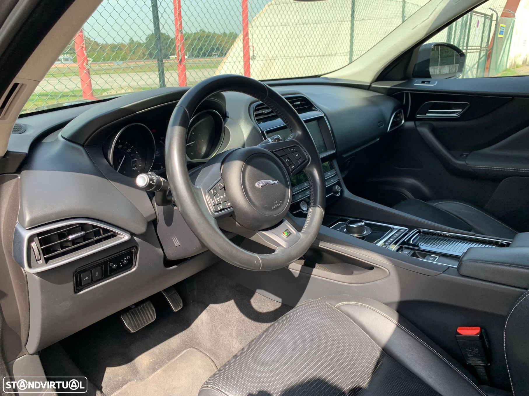 Jaguar F-Pace 2.0 i4D R-Sport Aut. - 9