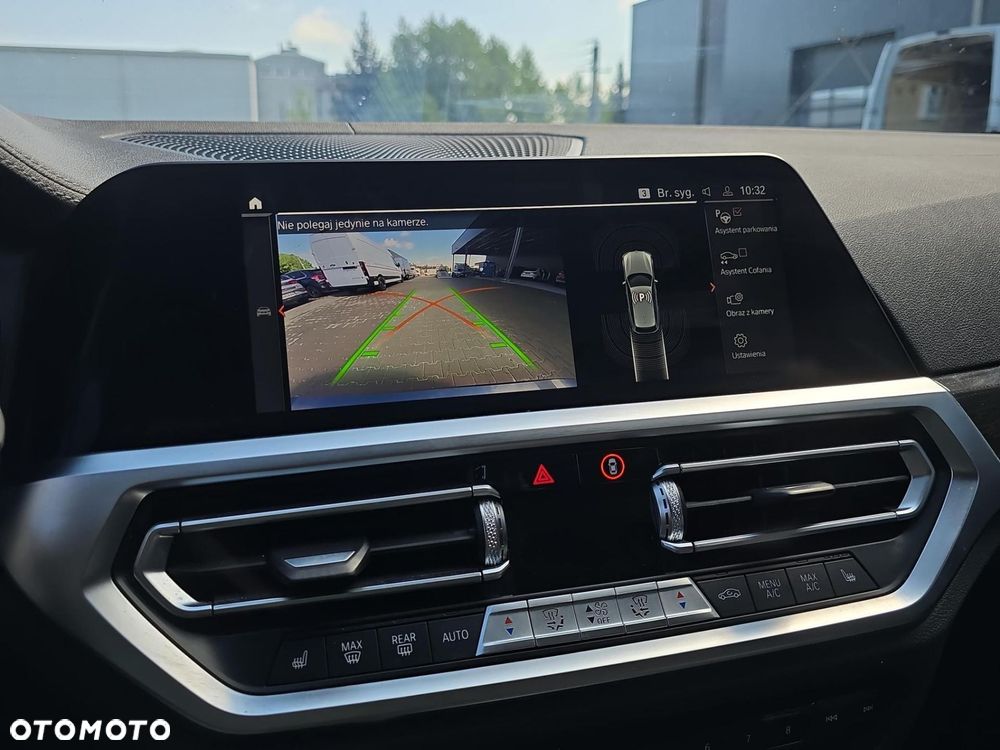 BMW Seria 3 320d Luxury Line sport - 22