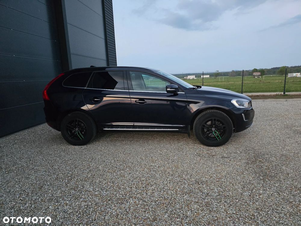 Volvo XC 60 D5 AWD Momentum - 8