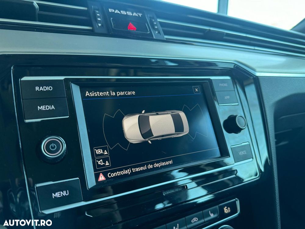 Volkswagen Passat 2.0 TDI DSG Highline - 28