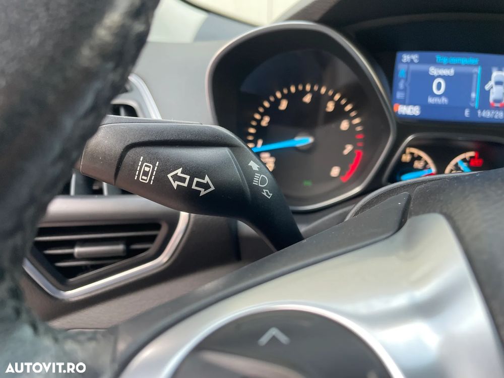 Ford Kuga - 17