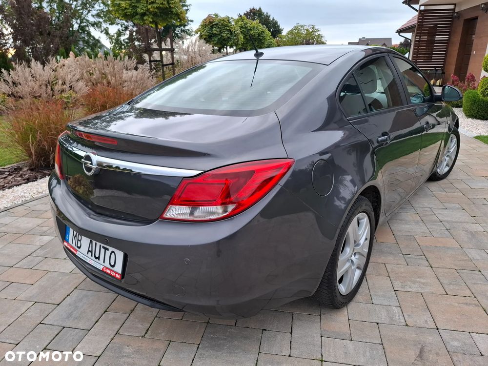 Opel Insignia 1.6 Design Edition - 19