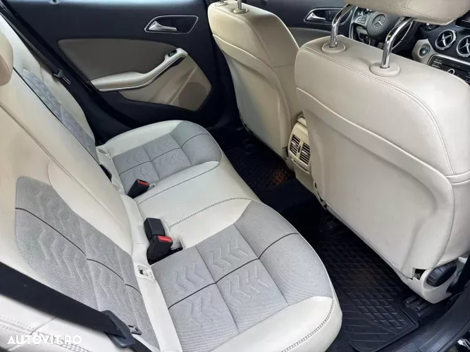 Mercedes-Benz GLA - 14