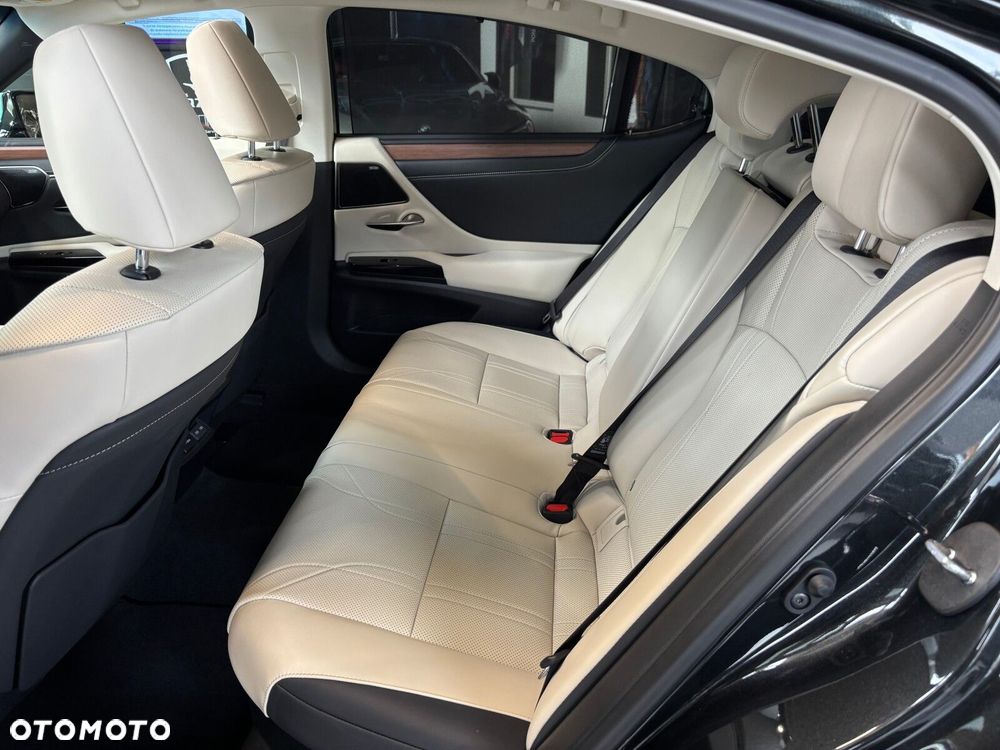 Lexus ES - 30