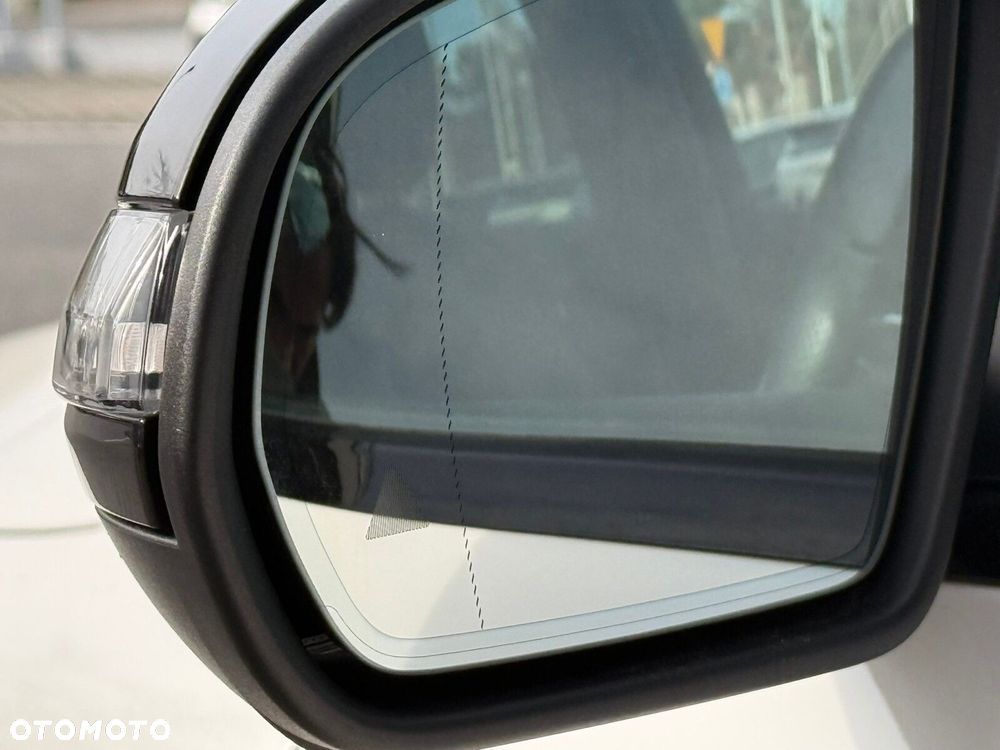 Mercedes-Benz GLC - 26